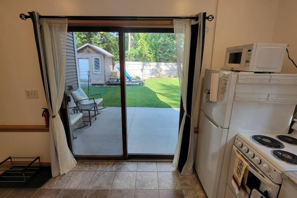 Peaceful Apartment Traverse City Exterior photo